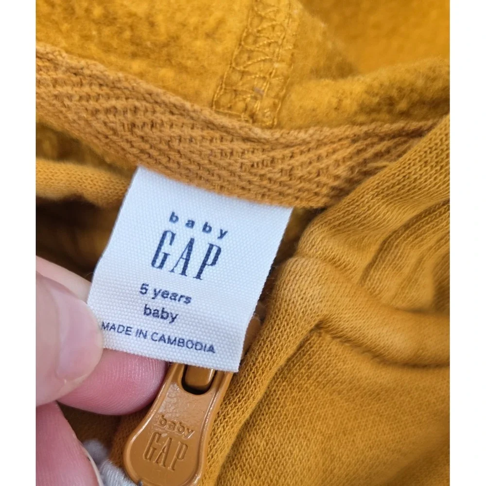 Gap baby Boys 5T mustard yellow logo sweatshirt Full zip hoodie Spellout Logo
